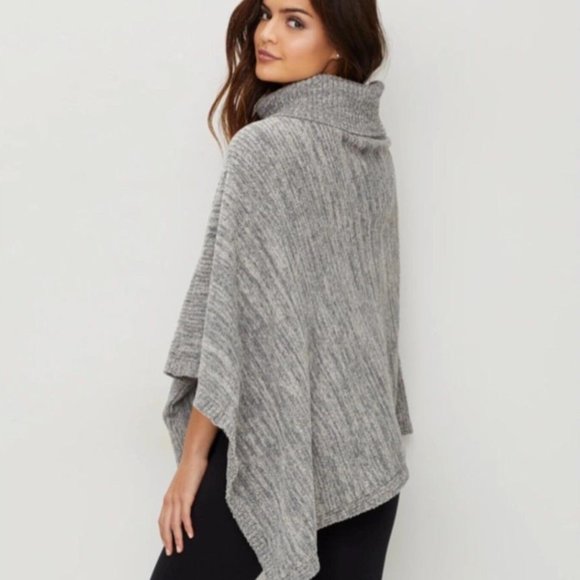 Barefoot Dreams Marled Grey Poncho Sweater - Picture 1 of 5